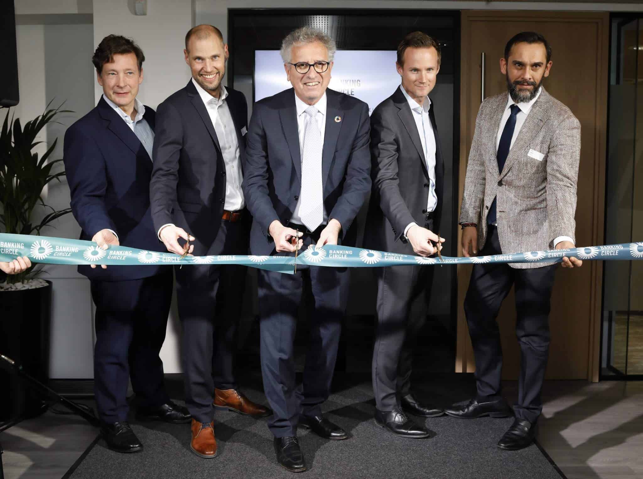 From left to right: Nicolas Mackel (CEO, LFF), Laust Bertelsen (CEO, Banking Circle), Finance Minister Pierre Gramegna, Anders la Cour (CEO, Banking Circle) and Nasir Zubairi (CEO, LhoFT) inaugurating the new Luxembourg headquarters of Banking Circle. Source: Banking Circle