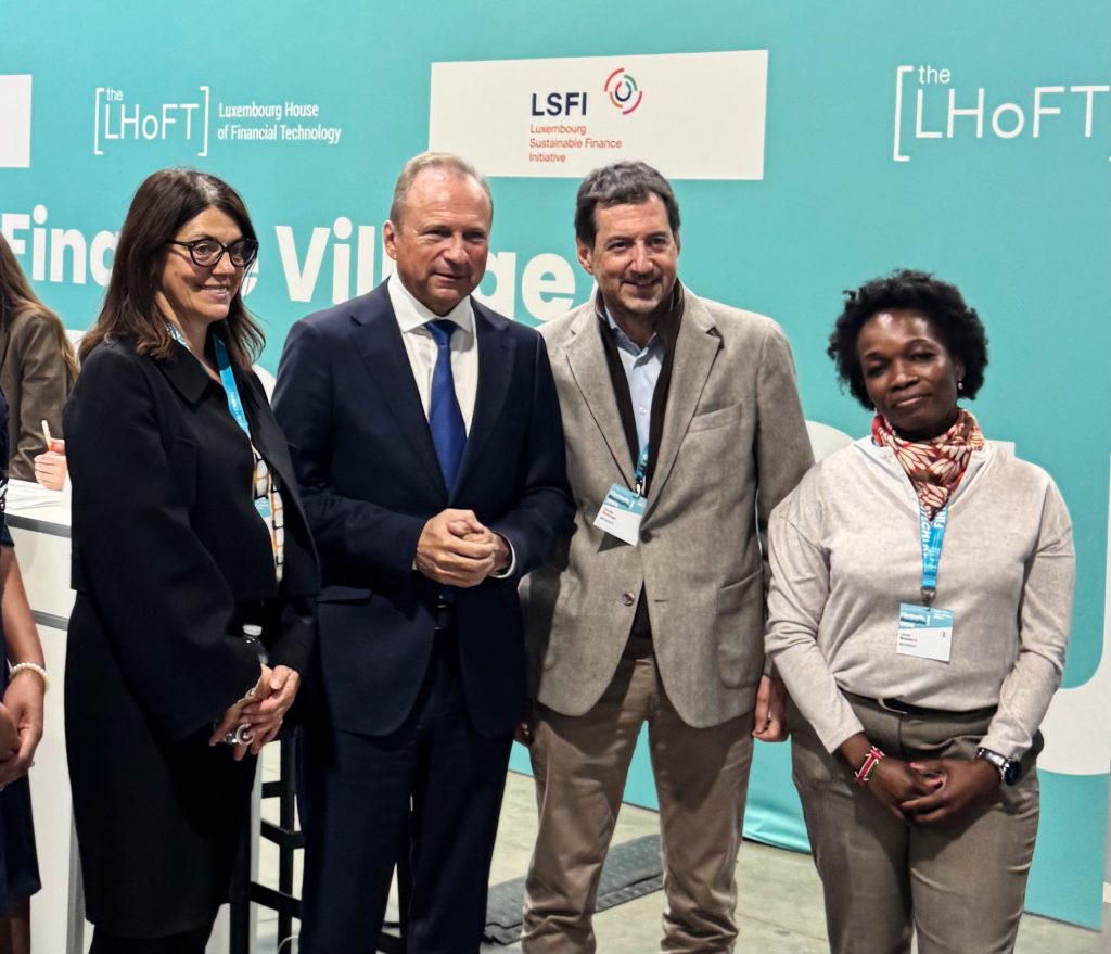 The InFiNe team with Gilles Roth, Minister of Finance during the 5th edition of the Fintech Recruits. Photo © Silicon Luxembourg